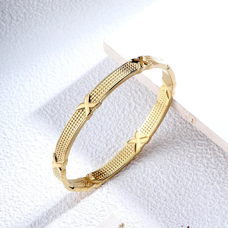 Factory Wholesale Luxury Designer Surgical Steel Pig Nose Cuff Bracelet Stainless Zircon Textured Geometric Chain Bangle Jewelry